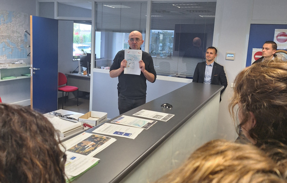 Photo 8 -  voir en plus grand (fenêtre modale)