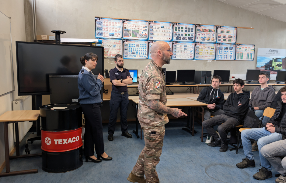 Photo 1 -  voir en plus grand (fenêtre modale)